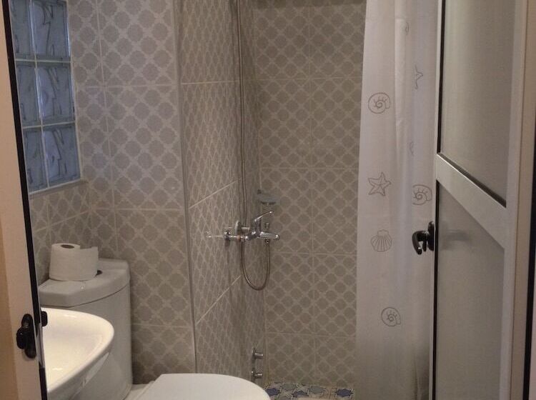 اتاق استاندارد سه نفره, Dar Omar Khayam