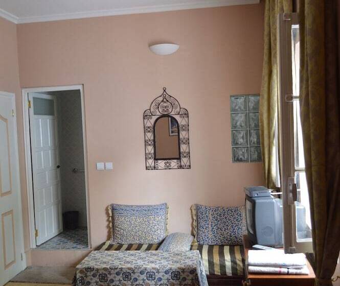 اتاق استاندارد سه نفره, Dar Omar Khayam