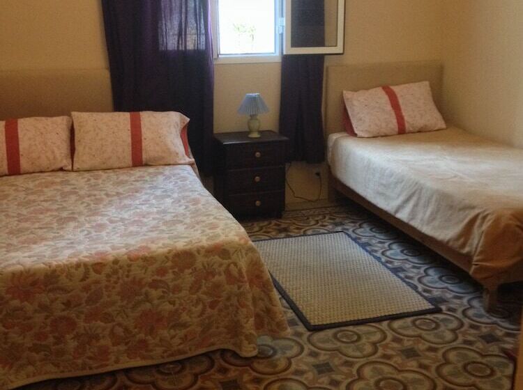 اتاق استاندارد سه نفره, Dar Omar Khayam