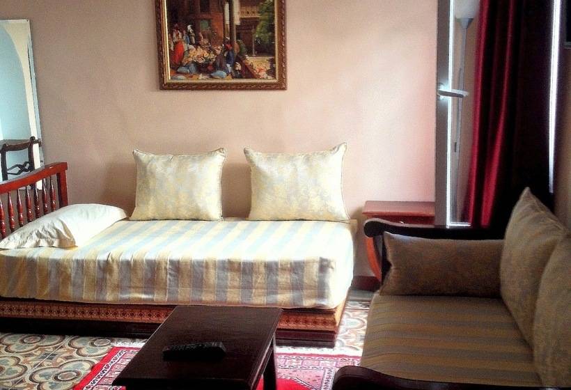 سوییت لوکس, Dar Omar Khayam