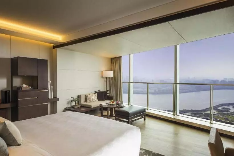 シングルデラックスルーム, Hualuxe Hotels & Resorts Nanchang High Tech Zone, An Ihg