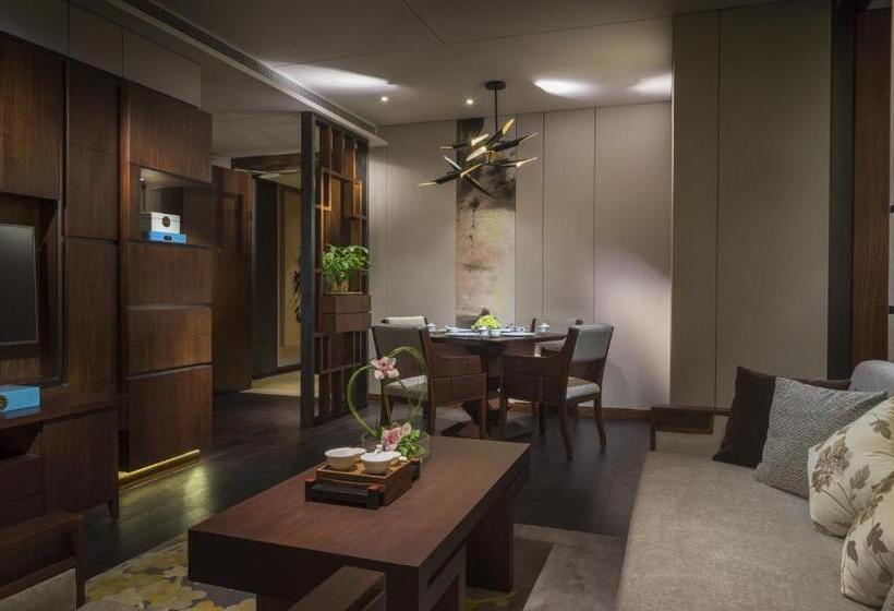 جناح ديلوكس, Hualuxe Hotels & Resorts Nanchang High Tech Zone, An Ihg