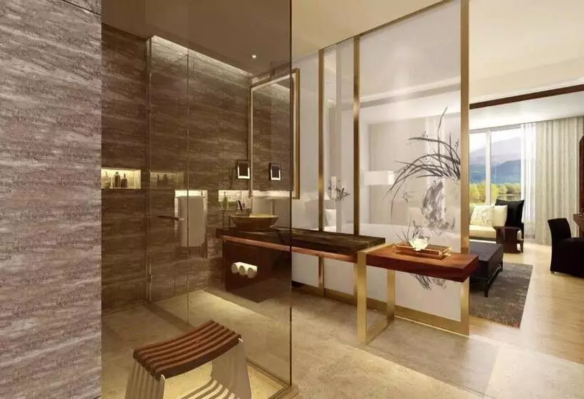 キングサイズベッドのスーペリアルーム, Hualuxe Hotels & Resorts Nanchang High Tech Zone, An Ihg