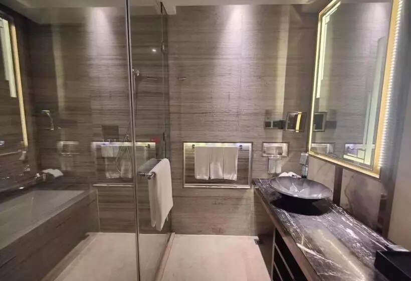 キングサイズベッドのスーペリアルーム, Hualuxe Hotels & Resorts Nanchang High Tech Zone, An Ihg
