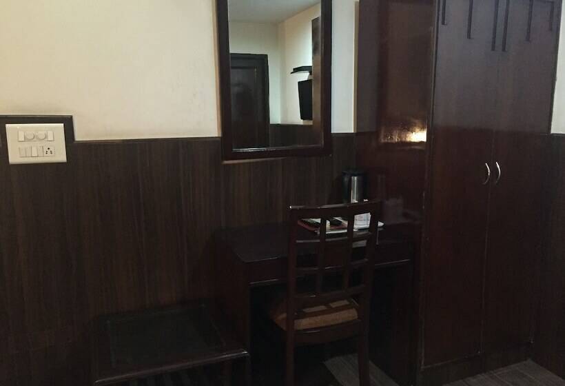 غرفة ديلوكس, Krishna Sagar , Ghaziabad