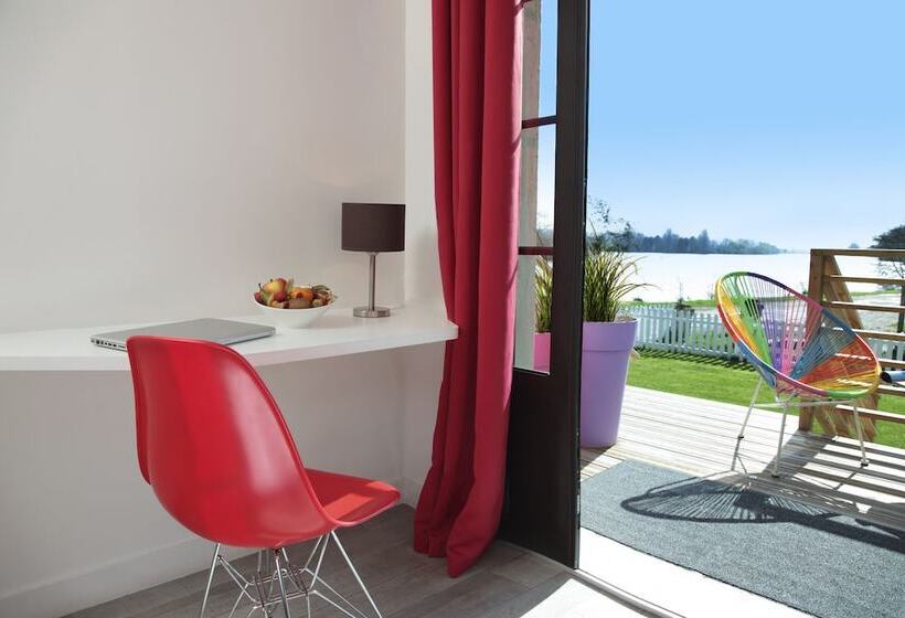 غرفة كلاسيكية, Les Canisses