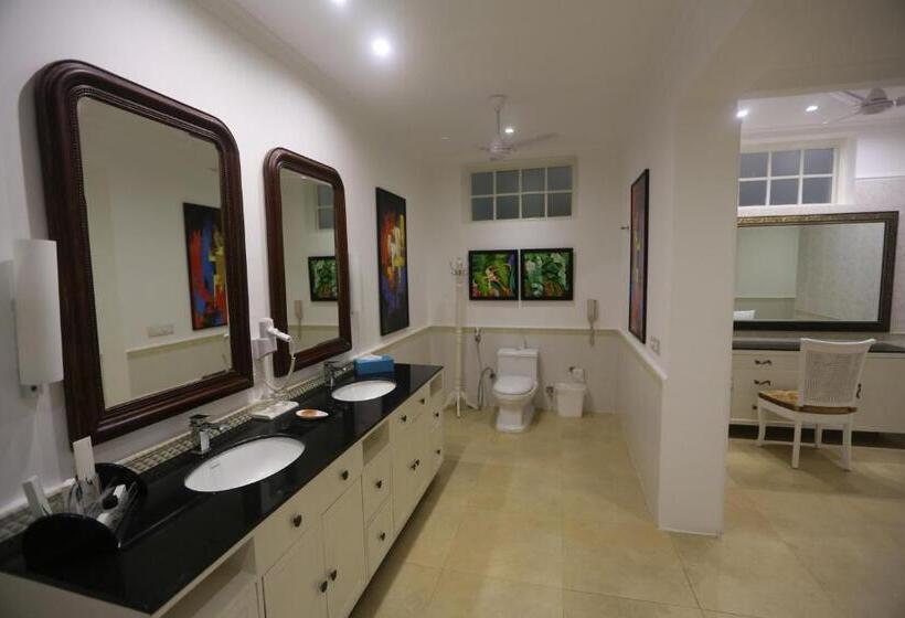 חדר אקזקיוטיב, Mayfair Palm Beach Resort