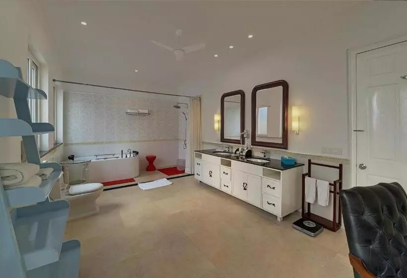 デラックスルーム, Mayfair Palm Beach Resort