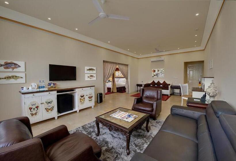 חדר משפחתי, Mayfair Palm Beach Resort