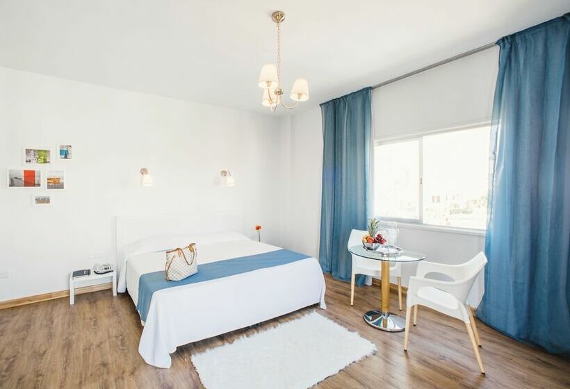 标准间, Mikes Kanarium City