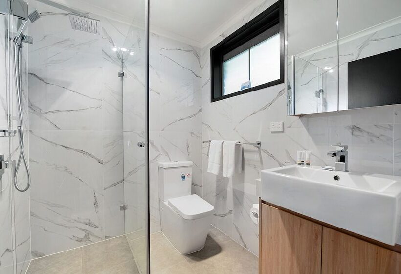 行政套房, Olde Tudor