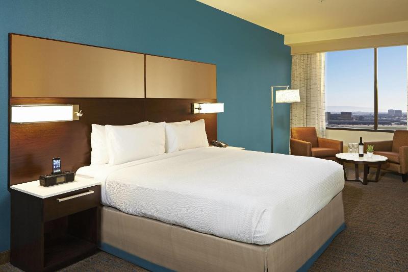 מיטת קינג בסוויטה, Residence Inn By Marriott Los Angeles Lax/century Boulevard