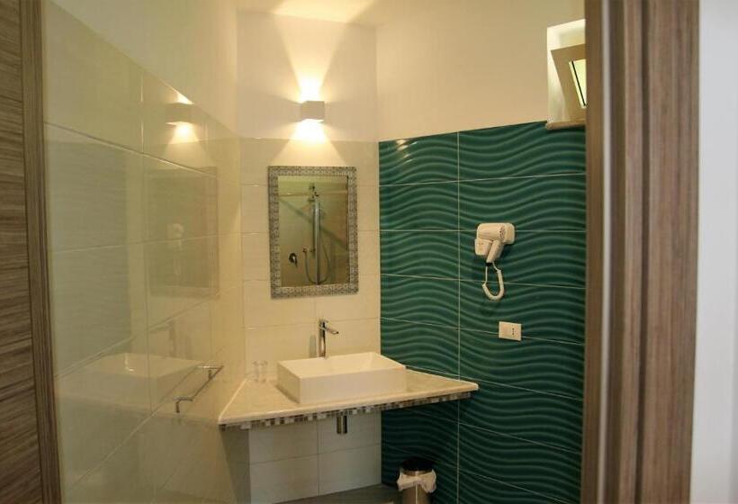 주니어 스위트 풀장 전망, Pietre Bianche