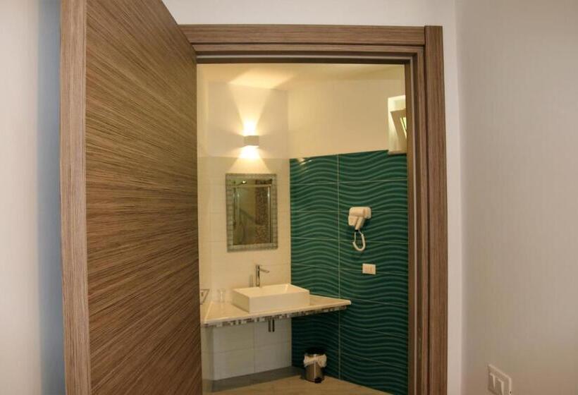 주니어 스위트 풀장 전망, Pietre Bianche