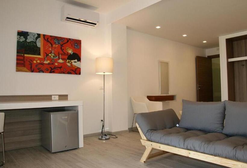 주니어 스위트 풀장 전망, Pietre Bianche