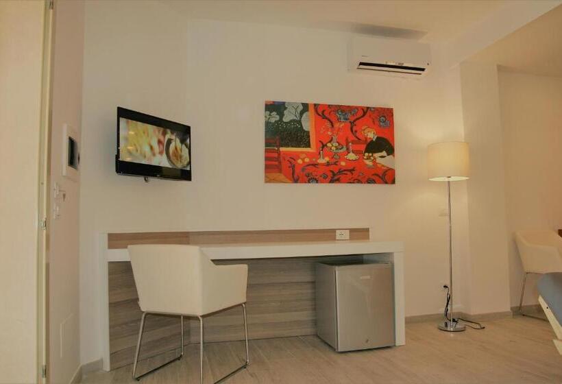 주니어 스위트 풀장 전망, Pietre Bianche