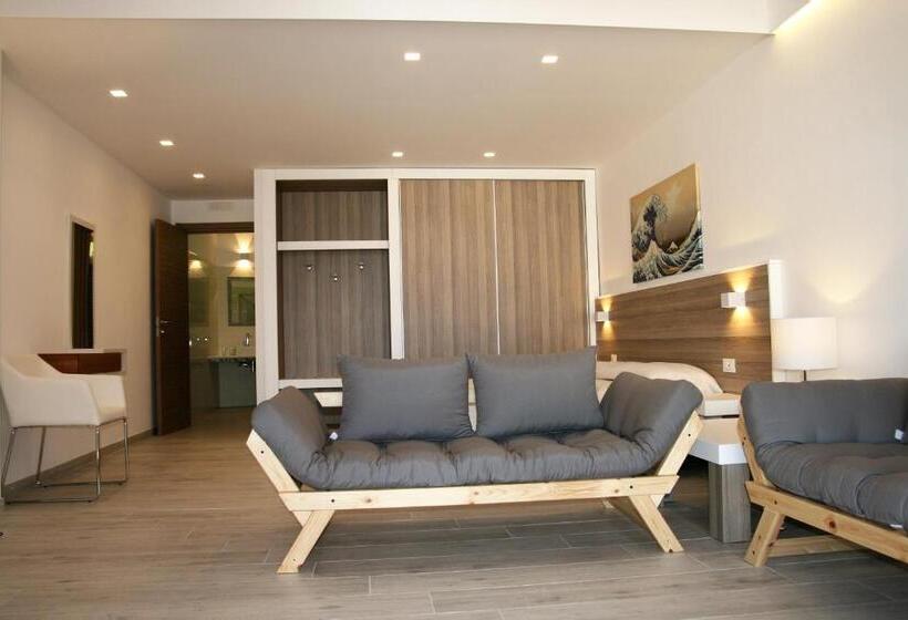 주니어 스위트 풀장 전망, Pietre Bianche