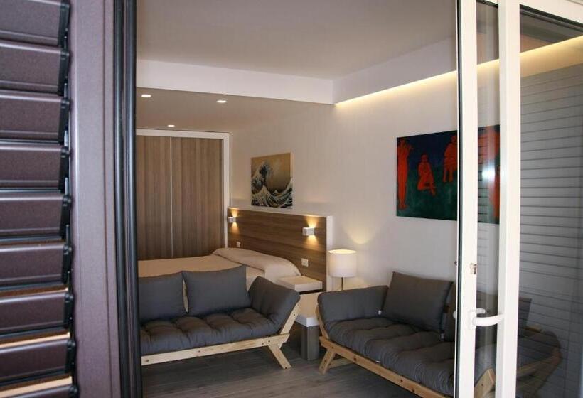 주니어 스위트 풀장 전망, Pietre Bianche