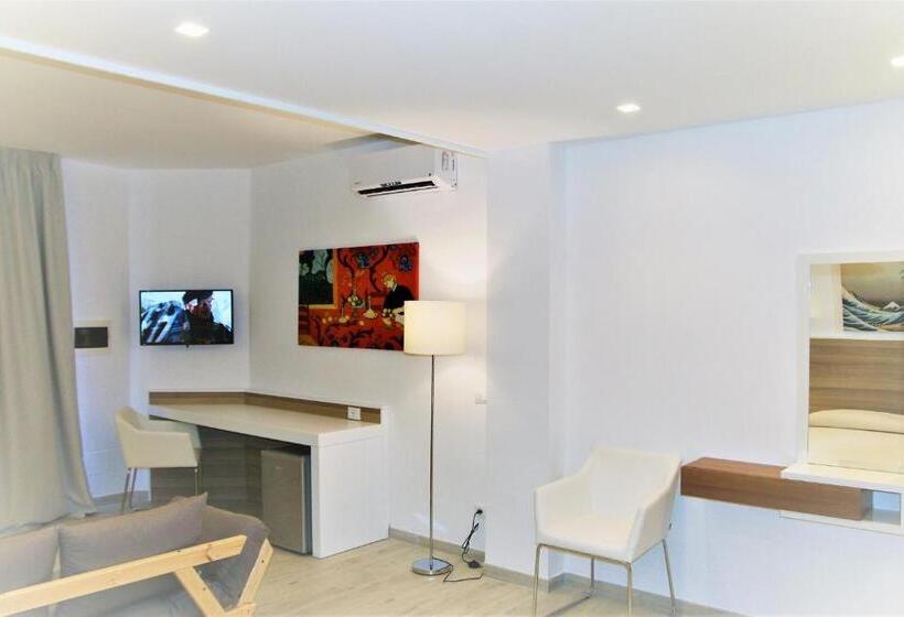 주니어 스위트 풀장 전망, Pietre Bianche