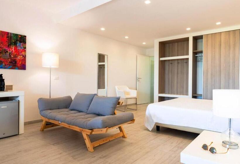 주니어 스위트 풀장 전망, Pietre Bianche