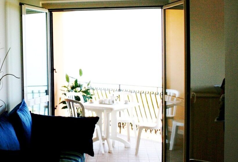 침실 1개 바다 전망 아파트, Pietre Bianche