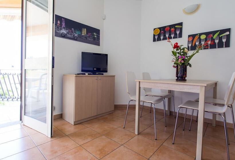 침실 1개 바다 전망 아파트, Pietre Bianche