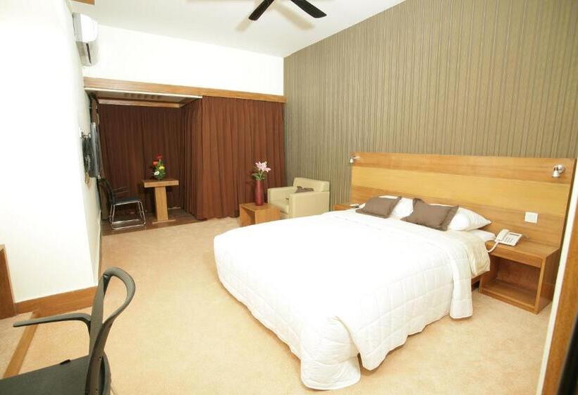 اتاق سوپریور با تخت بزرگ, Richmond Hotel & Suites