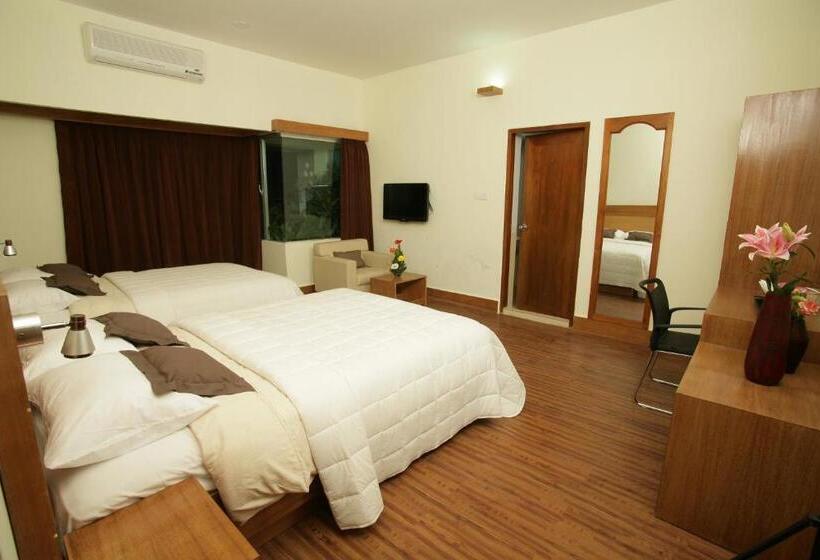 اتاق خانوادگی, Richmond Hotel & Suites