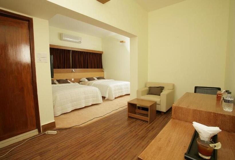 سوییت خانوادگی, Richmond Hotel & Suites