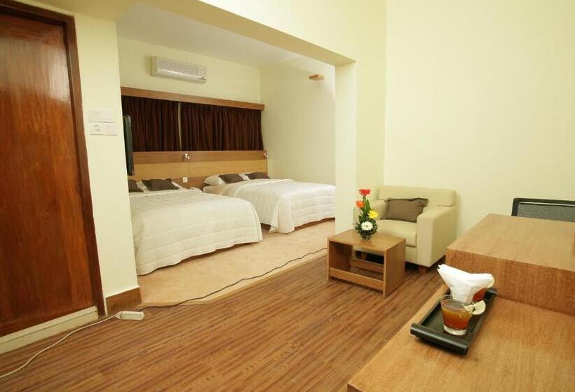 سوییت خانوادگی, Richmond Hotel & Suites