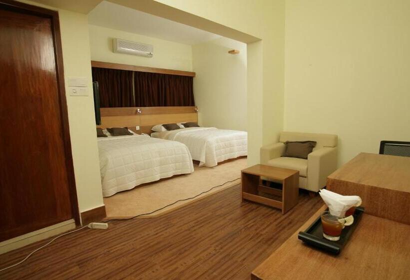 سوییت خانوادگی, Richmond Hotel & Suites