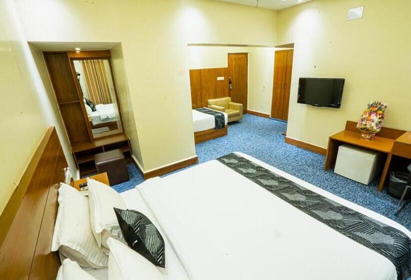 سوییت خانوادگی, Richmond Hotel & Suites