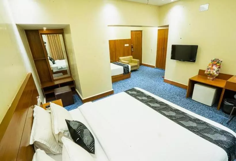 سوییت خانوادگی, Richmond Hotel & Suites