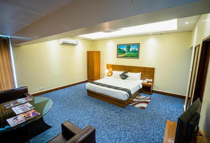 سوییت, Richmond Hotel & Suites