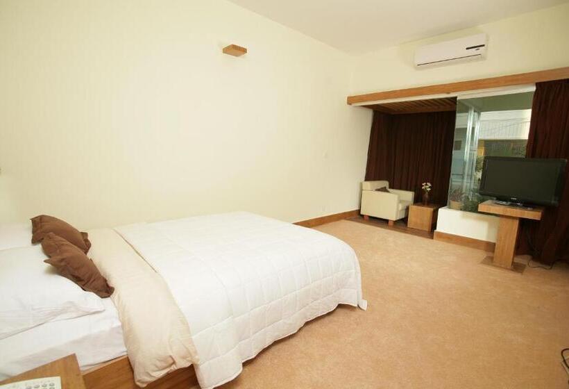 اتاق اجرایی, Richmond Hotel & Suites