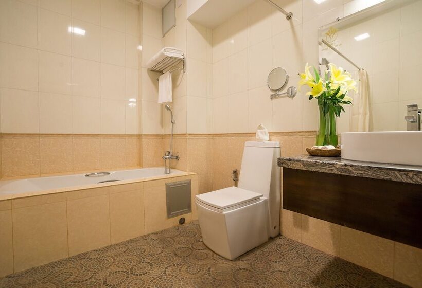 اتاق لوکس, Shwe Pyi Thar