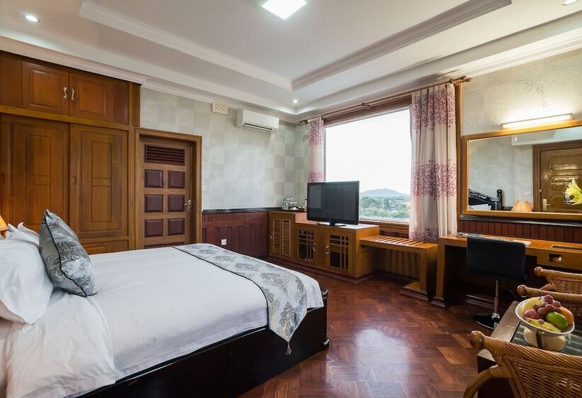 اتاق لوکس, Shwe Pyi Thar