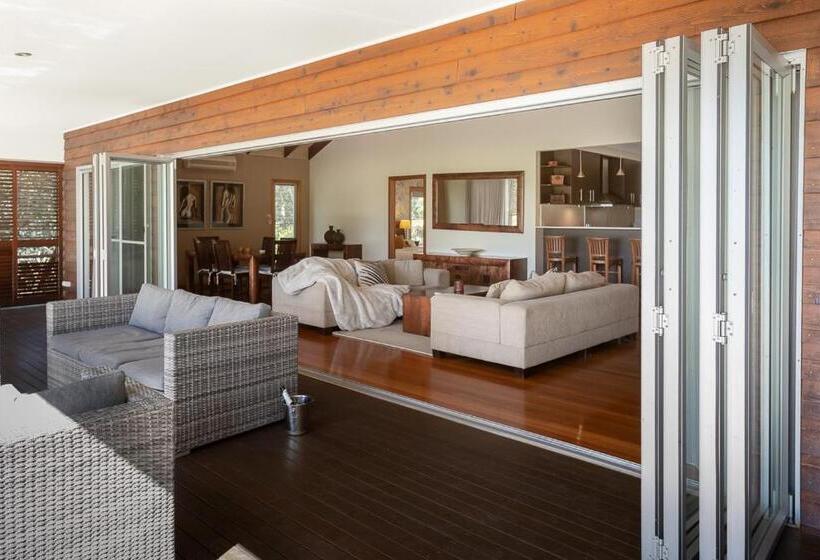 Хижина, Lake Weyba Cottages Noosa