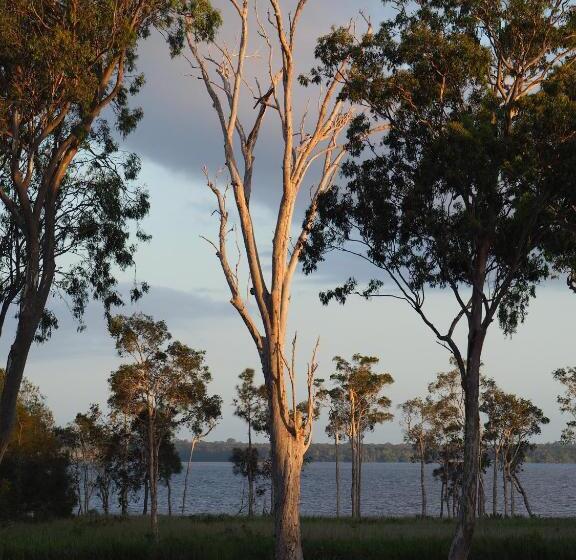 오두막, Lake Weyba Cottages Noosa