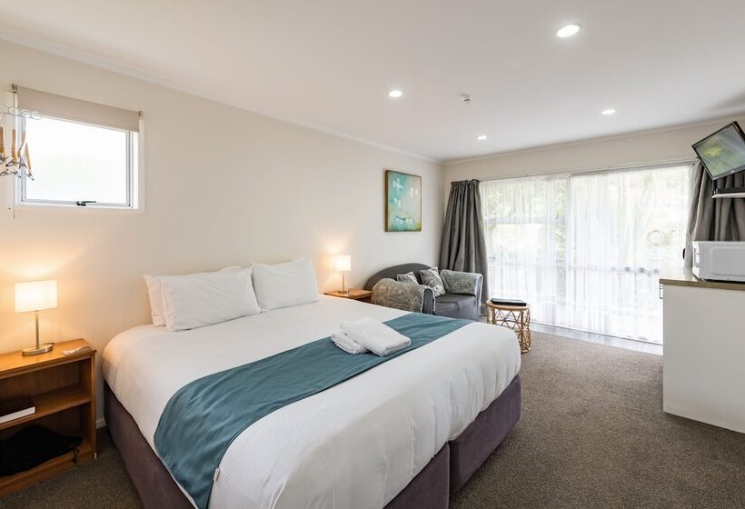 스탠다드 스튜디오 킹침대, The Captains Motel