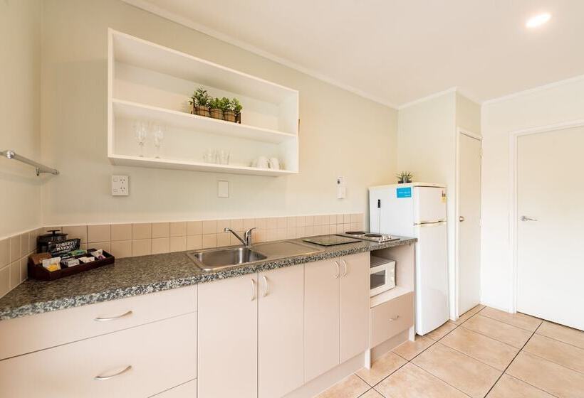 침실 1개 아파트, The Captains Motel