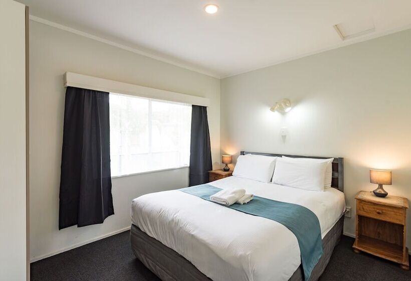 침실 1개 아파트, The Captains Motel