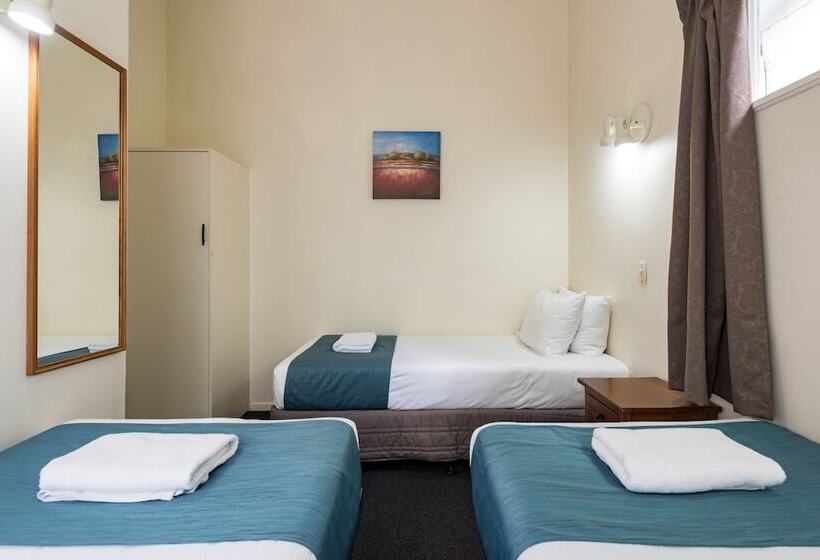 침실 2개 아파트, The Captains Motel