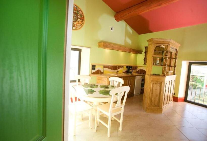 شقة غرفة واحدة, Valsoyo