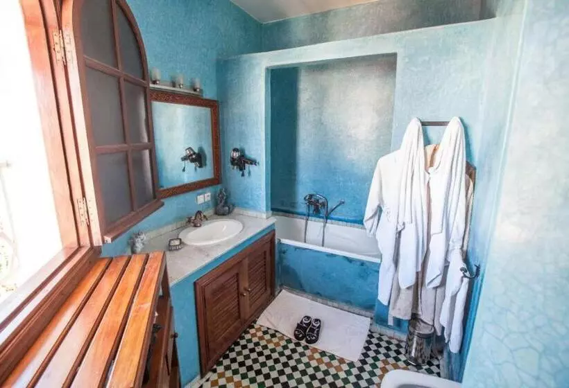 سوییت جونیور, Riad Alhambra
