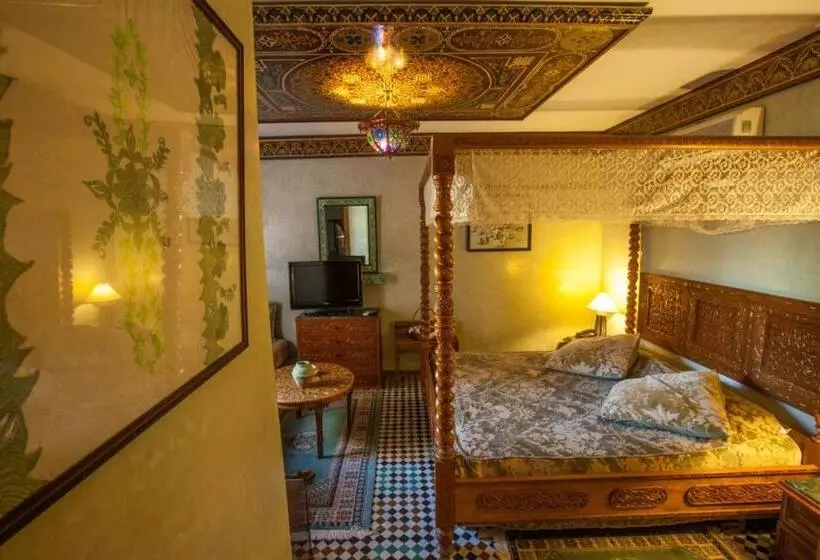 سوییت جونیور, Riad Alhambra