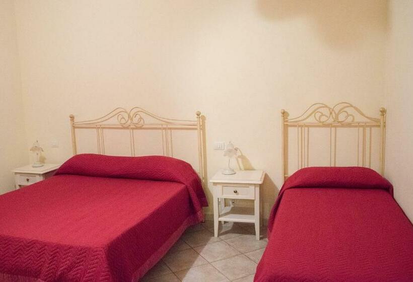 חדר סטנדרט לשלושה, L Infinito