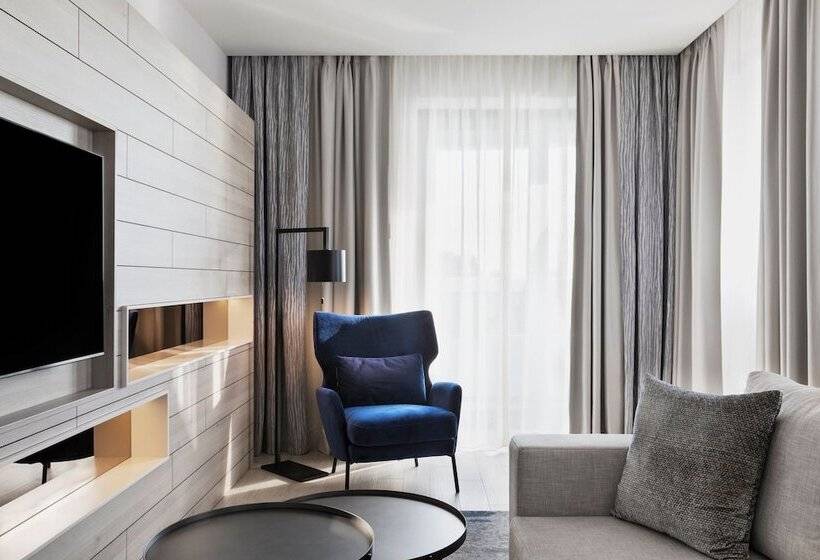 سوییت با چشم‌انداز دریا, Courtyard By Marriott Batumi