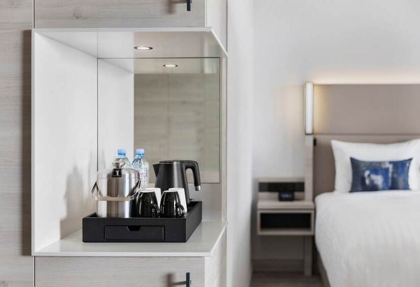 سوییت جونیور با چشم‌انداز دریا, Courtyard By Marriott Batumi