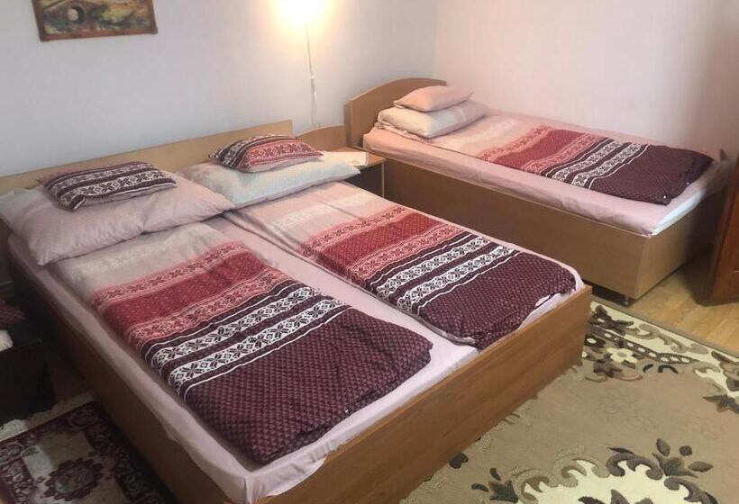 스탠다드 트리플 룸, Tünde Vendégház